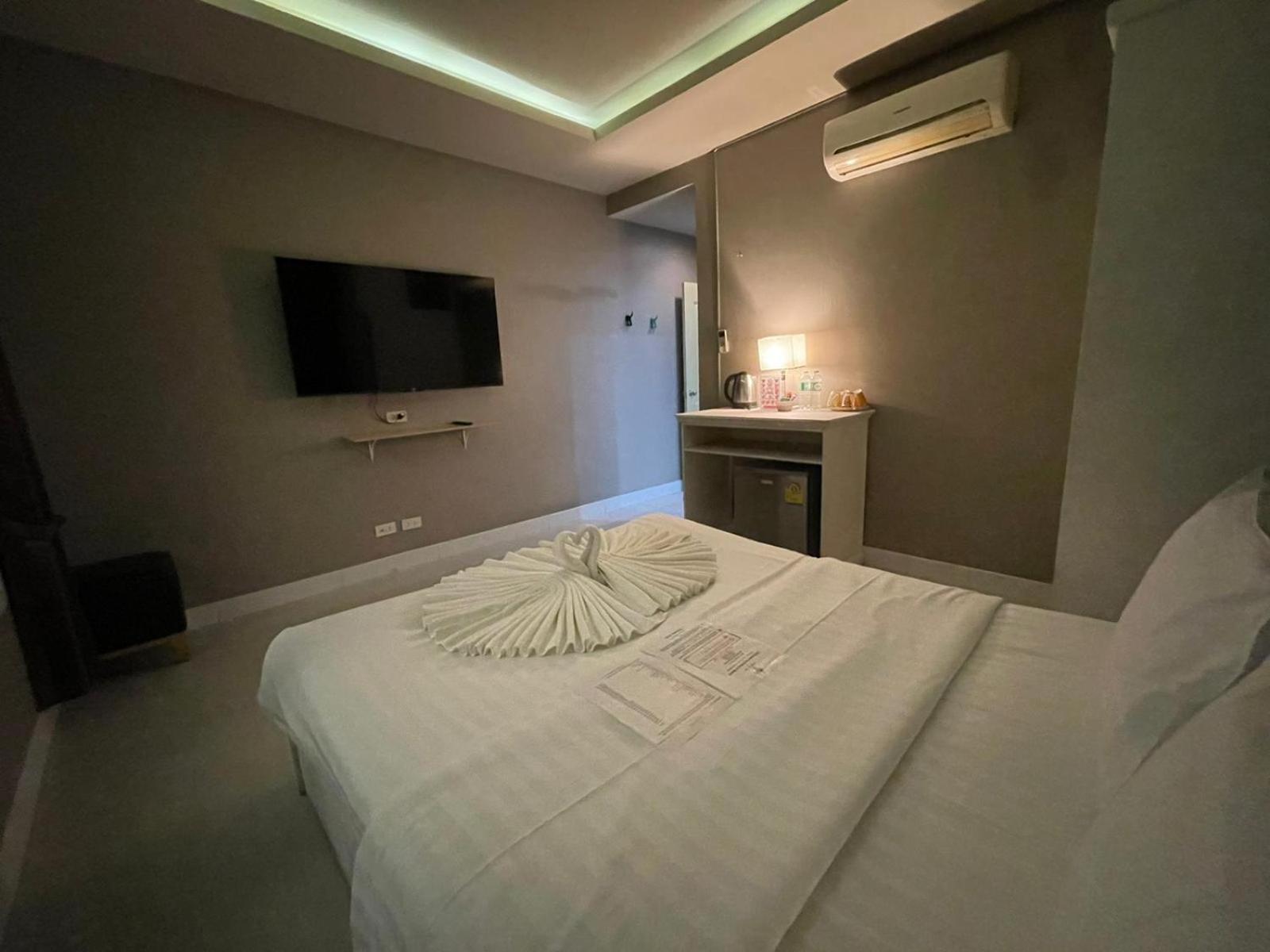 Hotel Lenny's Koh Samui 2*