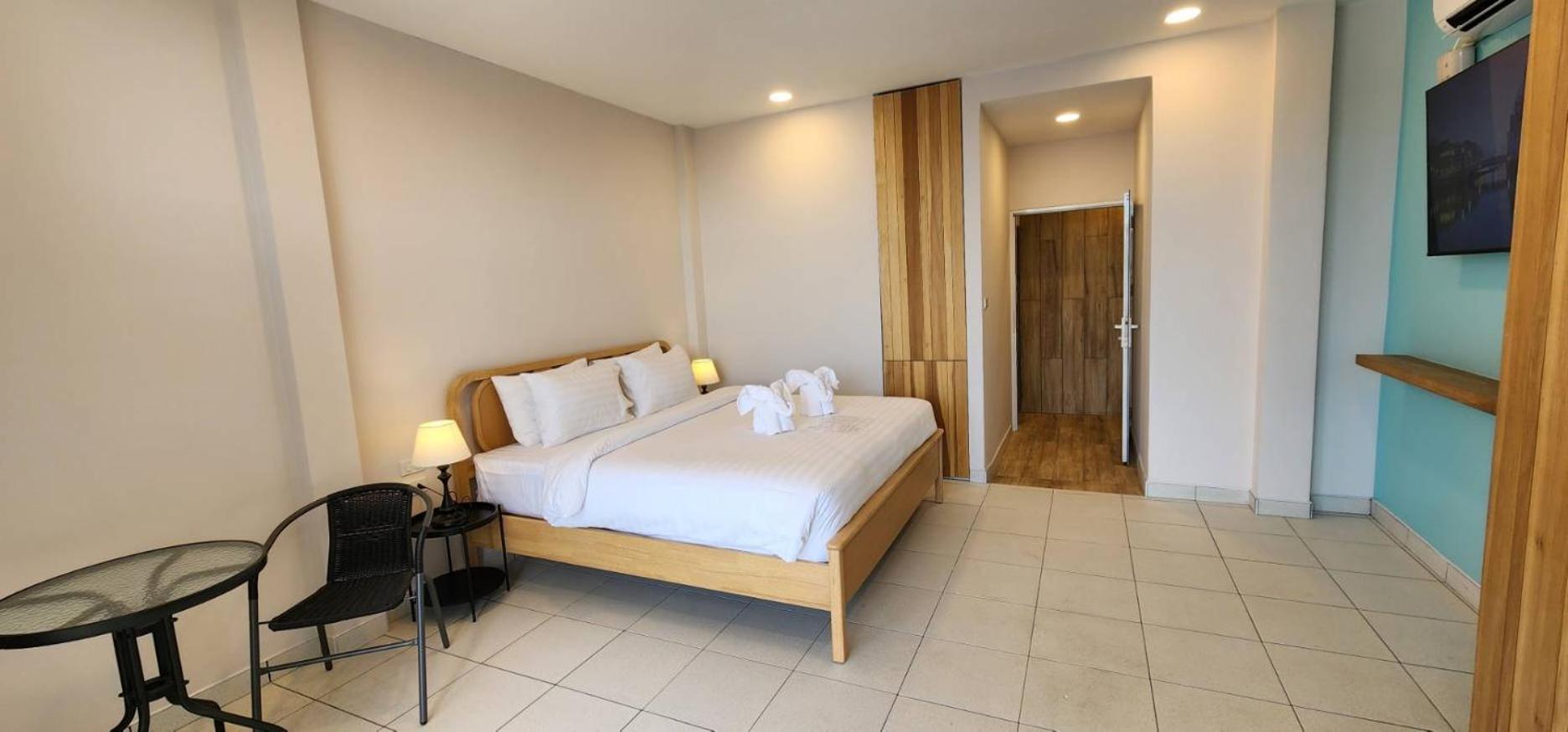 Hotel Lenny's Koh Samui 2*
